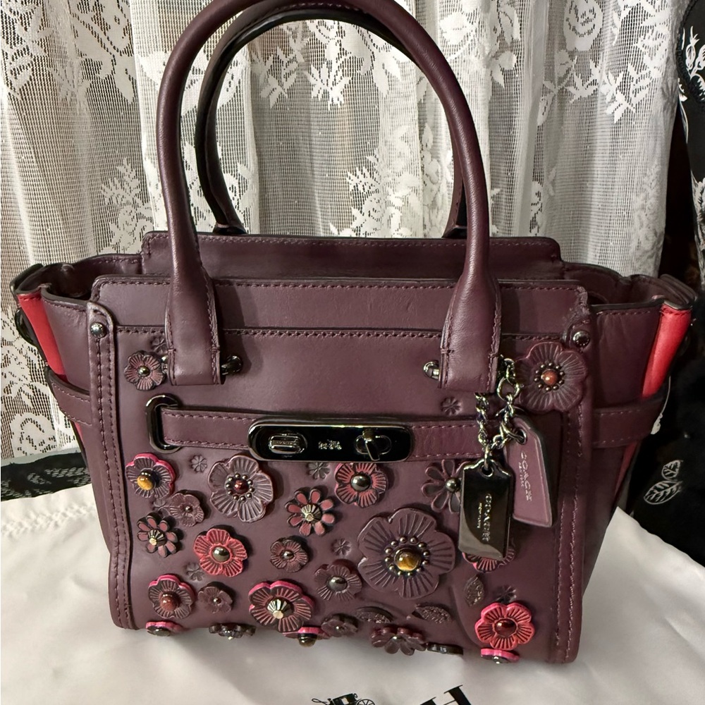 Coach Swagger 21 in Willow Floral